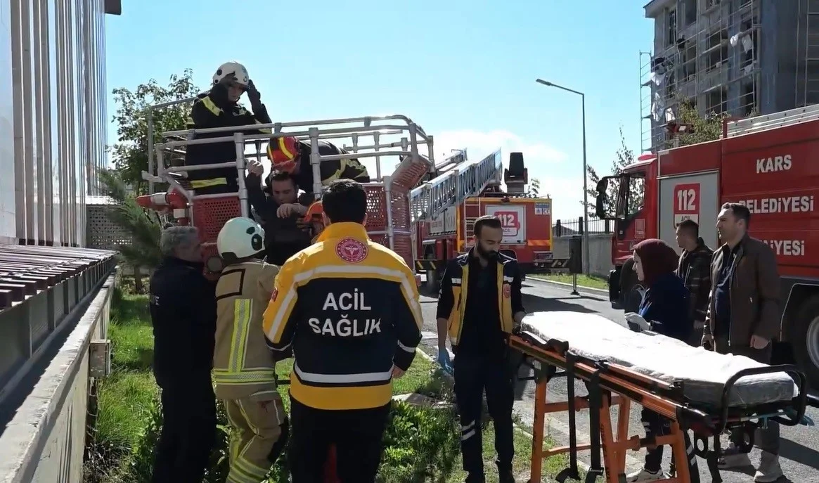 Kars Emniyeti'nde gerçeği aratmayan yangın tatbikatı 3