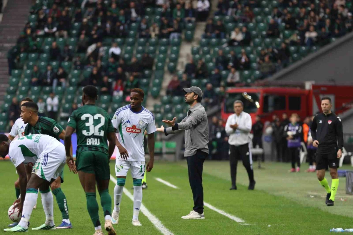 Kocaelispor ile Çaykur Rizespor maçının ilk yarısında gol sesi çıkmadı 5
