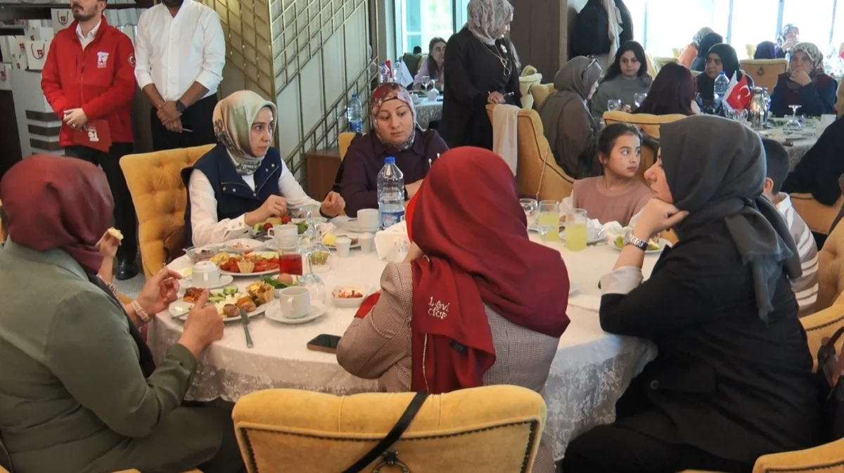 15 Temmuz şehitlerinin eşleri Ankara'da bir araya geldi 1