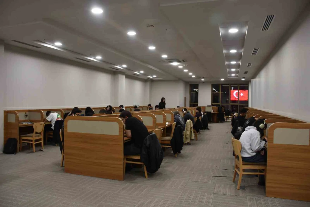 Şahinbey Millet Kütüphanesi tatilde 4 binden fazla öğrenciyi ağırladı 3