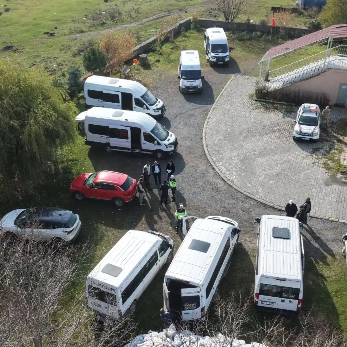 Çıldır'da okul servis araçlarına yönelik güvenlik denetimi yapıldı 2