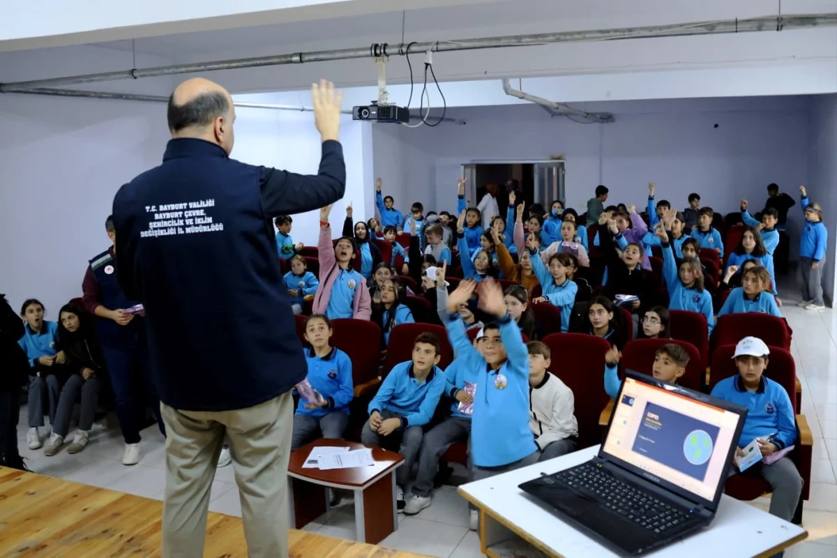 Bayburt'un ilçelerinde öğrencilere iklim değişikliği eğitimi verildi 3