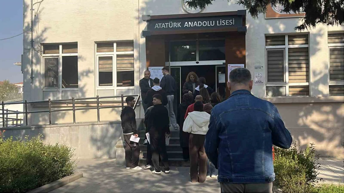 Çorum'da KPSS ortaöğretim heyecanı: Yüzlerce aday salonlarda ter döküyor 5
