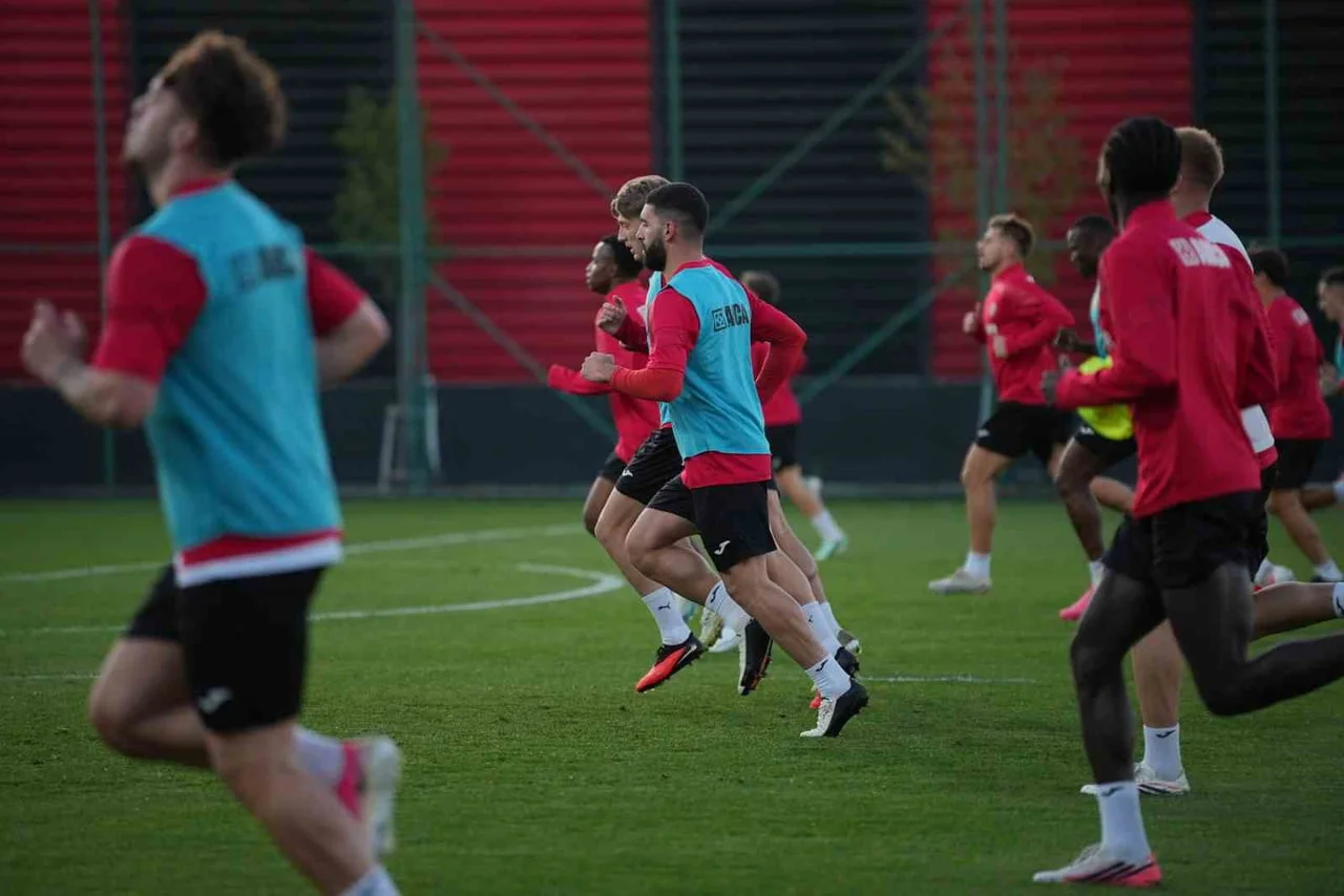 ÇORUM FK, TRENDYOL SÜPER LİG’İN 10. HAFTASINDA DEPLASMANDA OYNAYACAĞI GÖZTEPE KARŞILAŞMASININ...