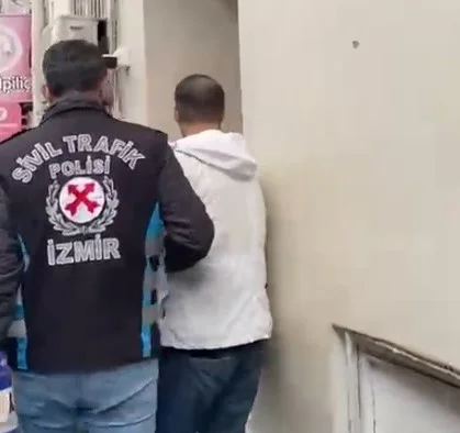 İzmir'de 9 aylık bebeğin yanında terör estiren trafik magandalarına ağır ceza 2