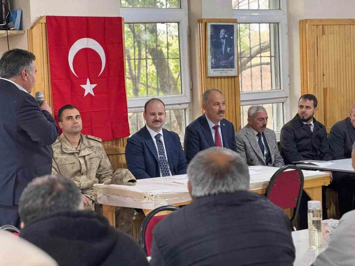 Arpaçay Kaymakamı Güvenç Atçılar Köyü'nde vatandaşların taleplerini dinledi 2
