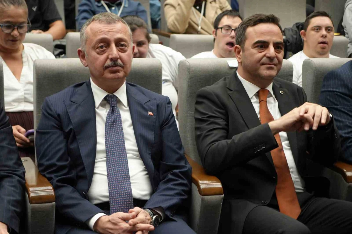 Başiskele'de düzenlenen kariyer zirvesi gençlerle uzmanları buluşturdu 5