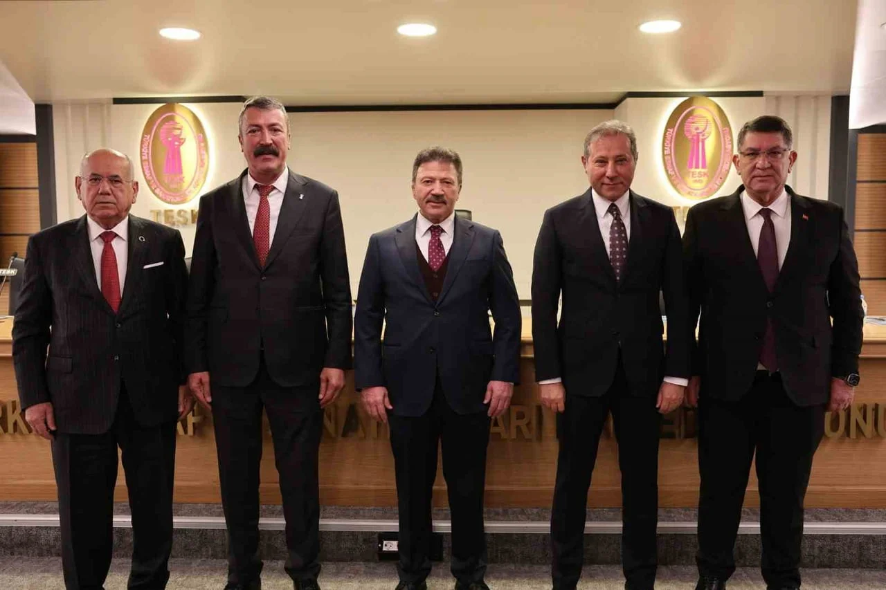 KONYA ESNAF VE SANATKARLAR ODALARI BİRLİĞİ (KONESOB) BAŞKANI MUHARREM KARABACAK (SAĞDAN İKİNCİ)...