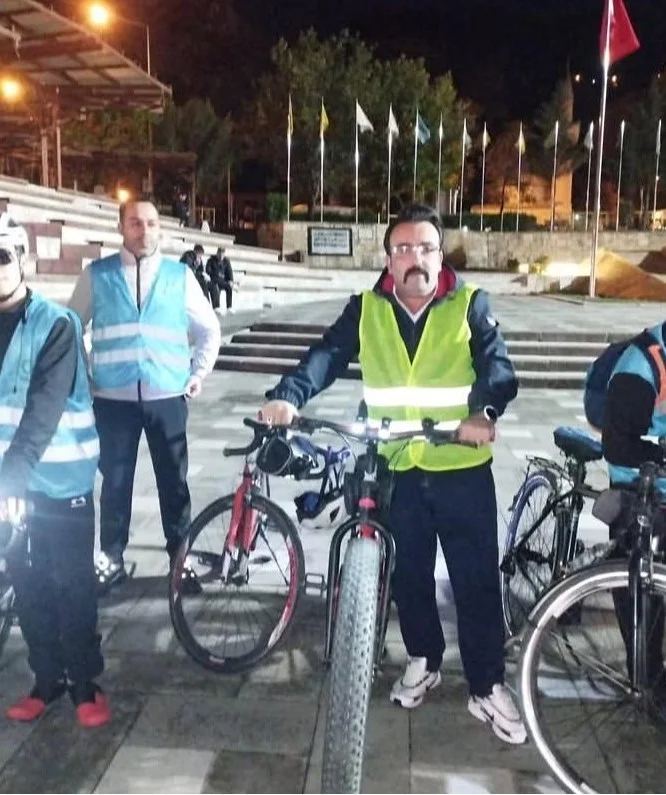 Bisiklet kazasında hayatını kaybeden adliye çalışanı Malatya'da defnedildi 4