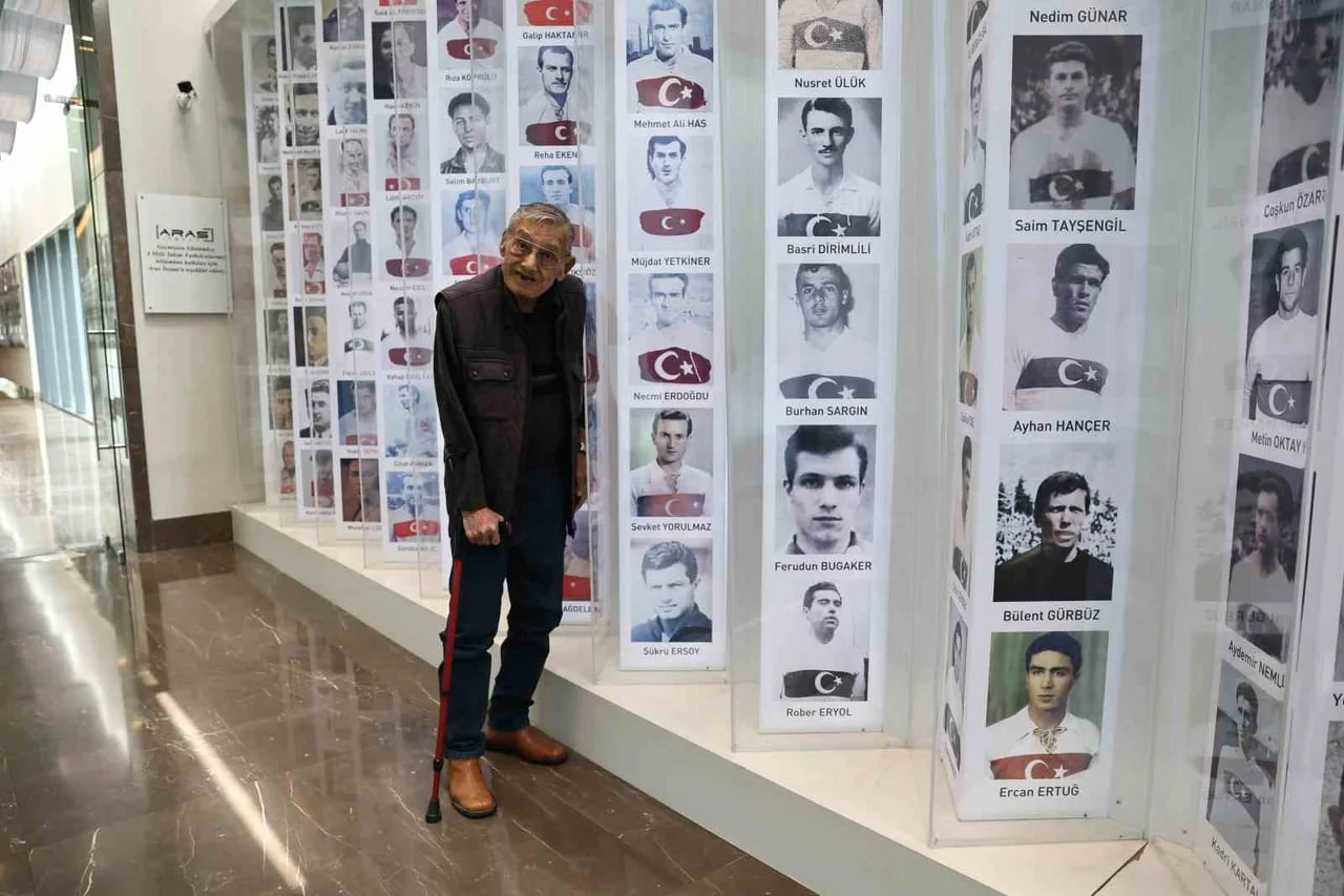 FENERBAHÇE VE TÜRK FUTBOLUNUN UNUTULMAZ KALECİLERİNDEN, 1954 FIFA DÜNYA KUPASI'NDA A MİLLİ...