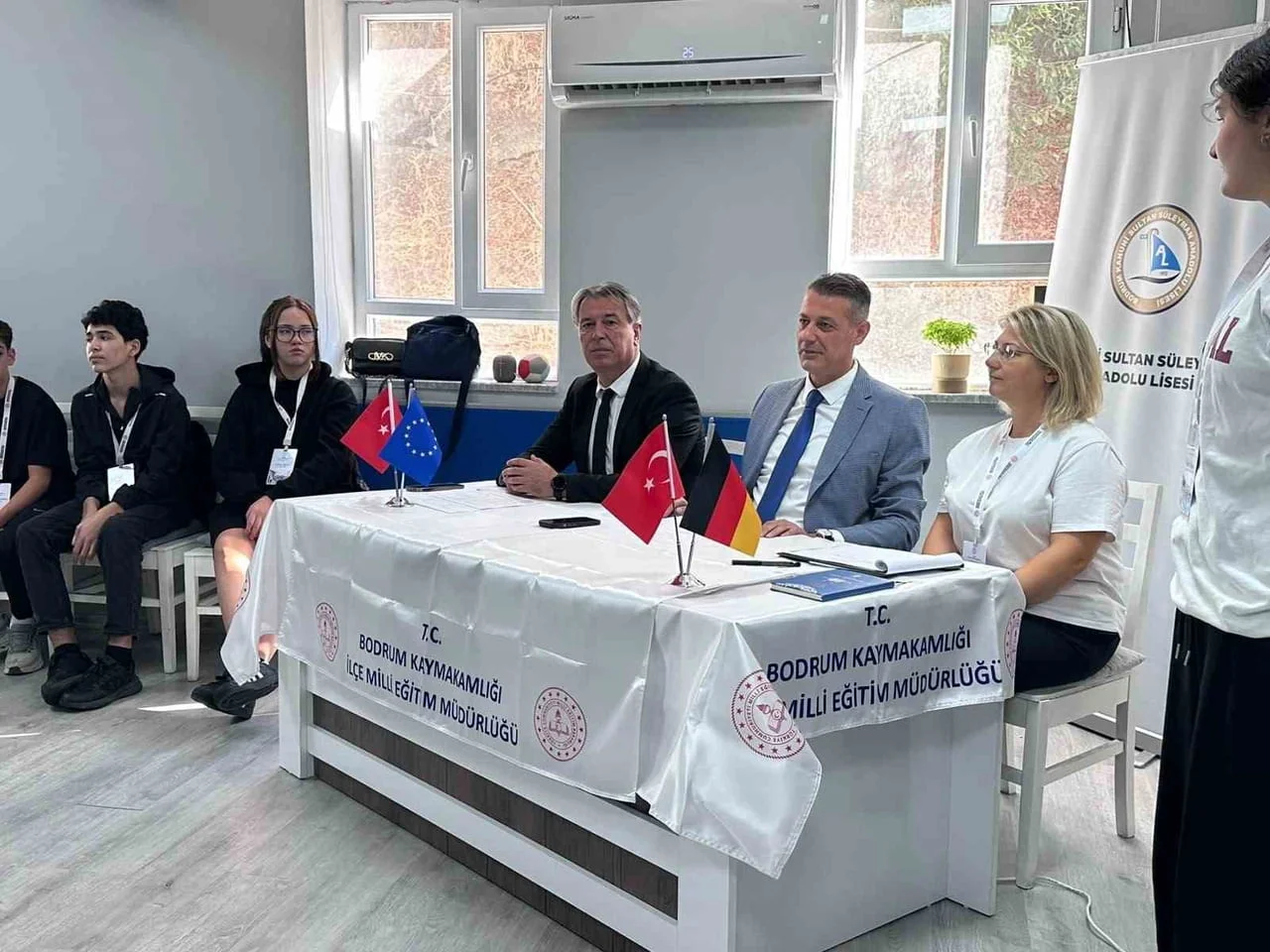 BODRUM’DA ERASMUS BULUŞMASI: ALMAN ÖĞRENCİLER AKRANLARIYLA BİR ARAYA GELDİ