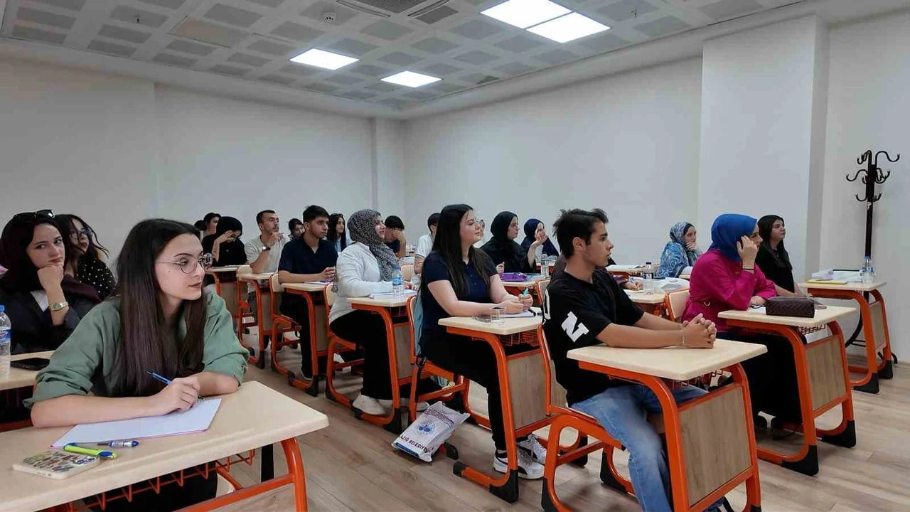 ELAZIĞ BELEDİYESİ BÜNYESİNDEKİ EKONOMİ GELİŞTİRME VE EĞİTİM MERKEZİ (EBEGEM) TARAFINDAN DÜZENLENEN...