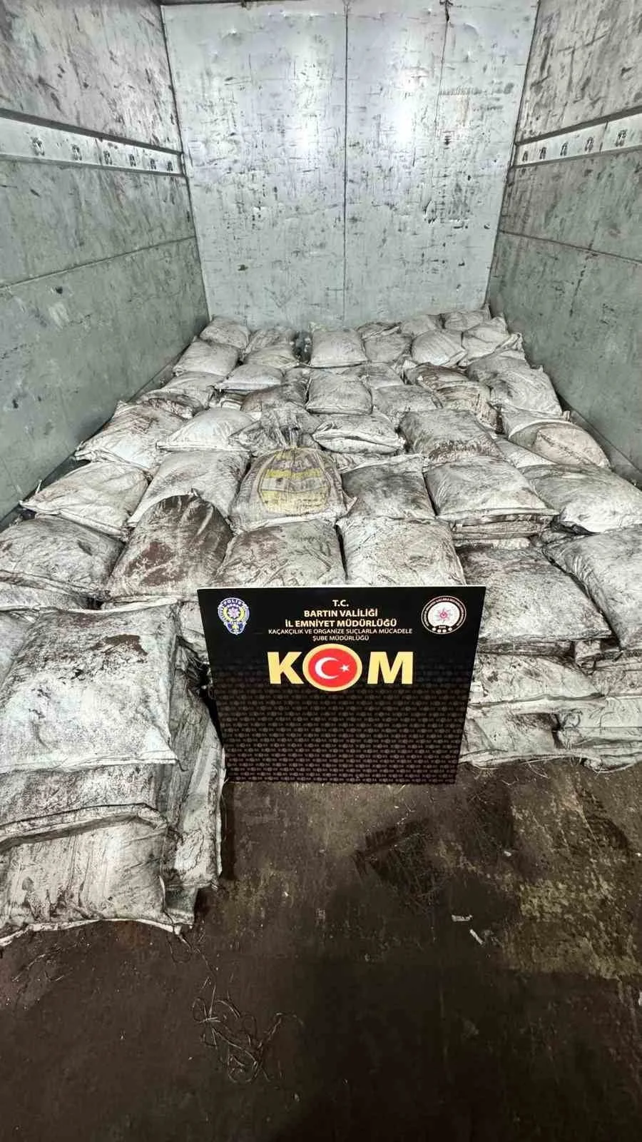 BARTIN'DA YAPILAN OPERASYONLA, KAÇAK YOLLARLA 8 TON UZAY, DENİZCİLİK GİBİ SEKTÖRLERDE STRATEJİK...