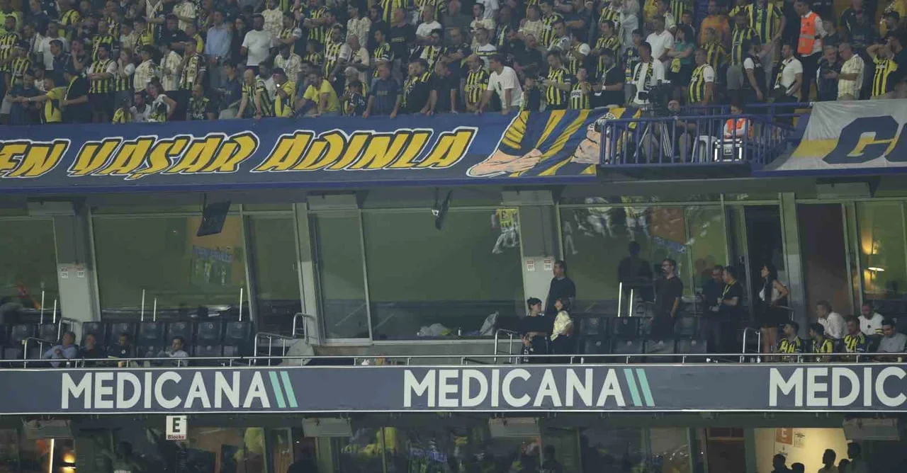 İŞ İNSANI ACUN ILICALI'NIN AVUKATI HAKAN ÖNCEL, FENERBAHÇE STADI'NDAKİ 217 NUMARALI LOCAYA YÖNELİK...