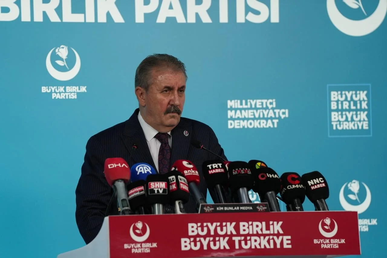 BBP LİDERİ DESTİCİ, PARTİ GENEL MERKEZİNDE DÜZENLEDİĞİ BASIN TOPLANTISINDA GÜNDEME DAİR ÖNEMLİ...