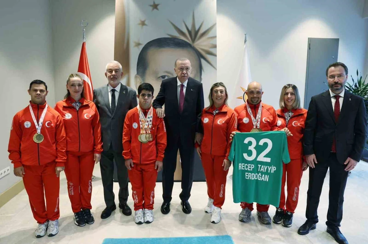 CUMHURBAŞKANI RECEP TAYYİP ERDOĞAN, TÜRKİYE ÖZEL SPORCULAR SPOR FEDERASYONU TEMSİLCİLERİ VE...