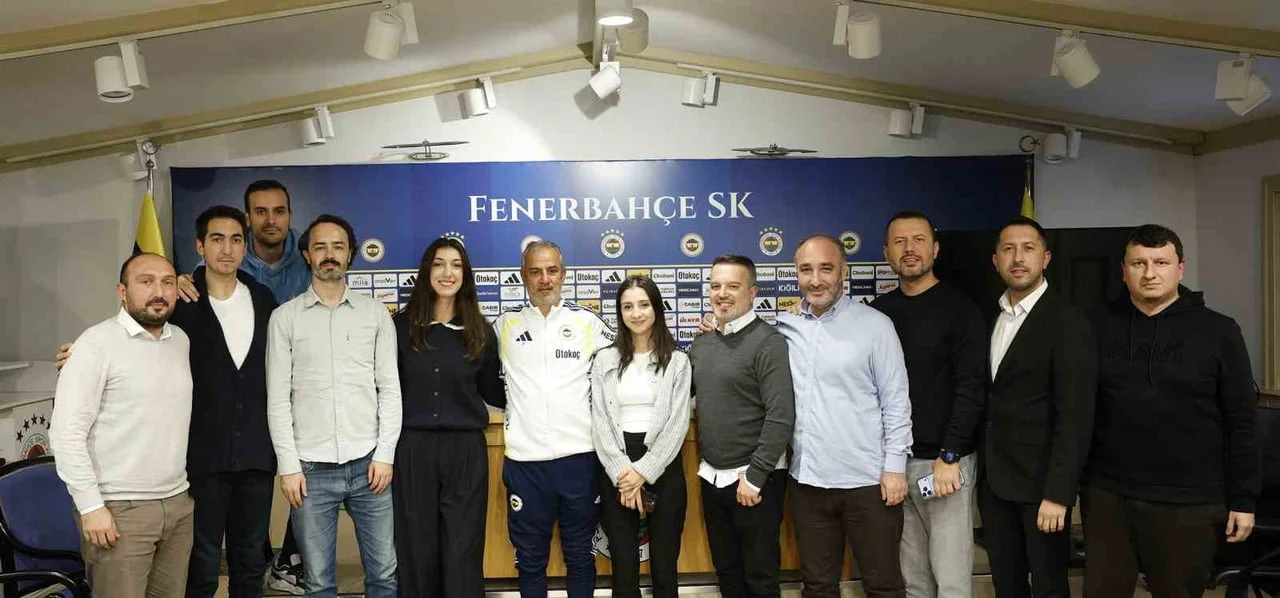 FENERBAHÇE TEKNİK DİREKTÖRÜ İSMAİL KARTAL, BASIN MENSUPLARIYLA YAPTIĞI SOHBET TOPLANTISINDA TAKIM...