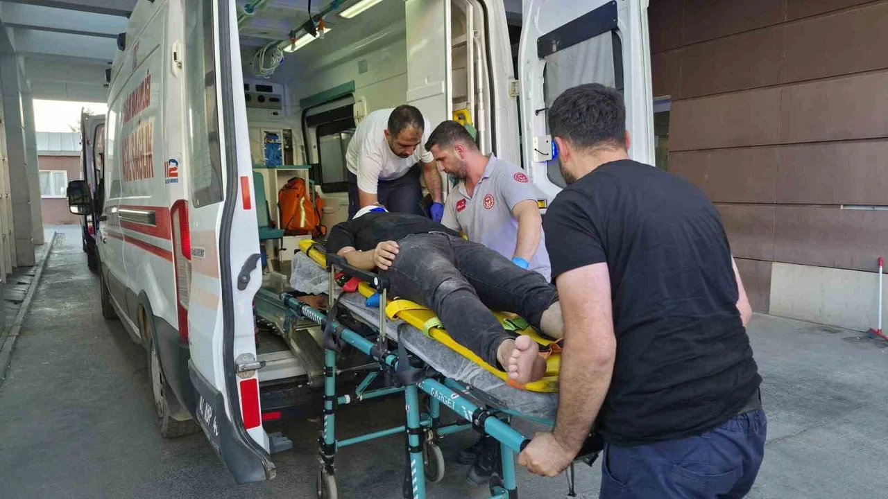 ADIYAMAN’DA BİR TEKNİSYEN, BAHÇE AYDINLATMASINI ONARDIĞI SIRADA ELEKTRİK AKIMINA KAPILARAK...